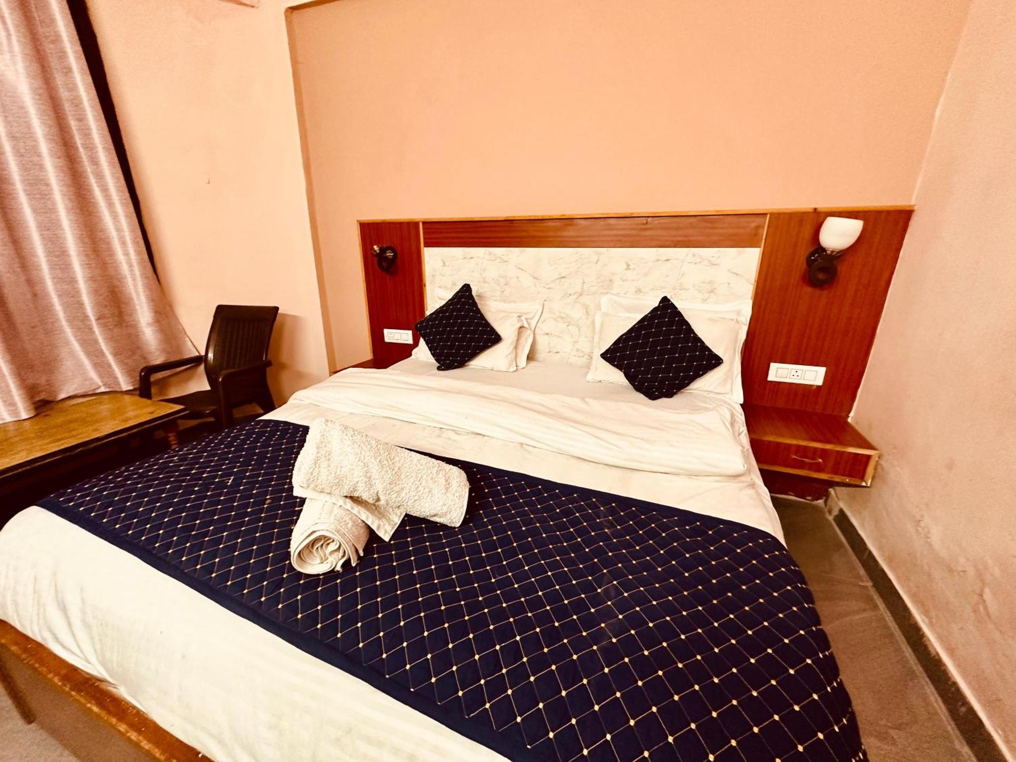Hotel D Kanchan Manali Eksteriør billede