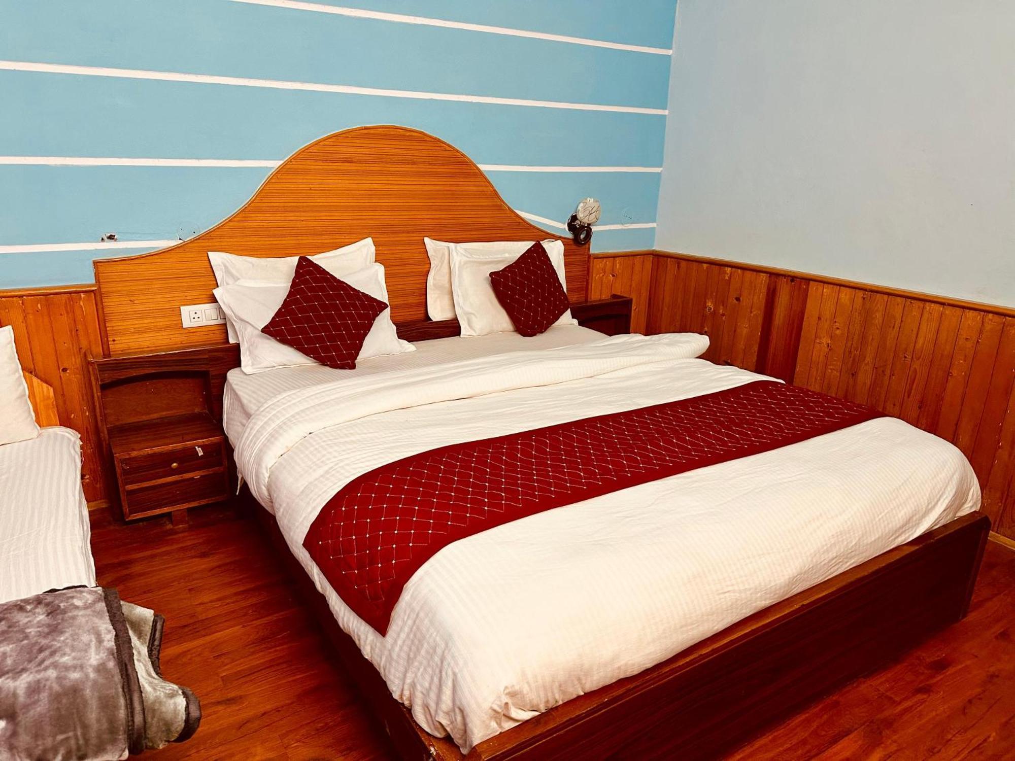 Hotel D Kanchan Manali Eksteriør billede