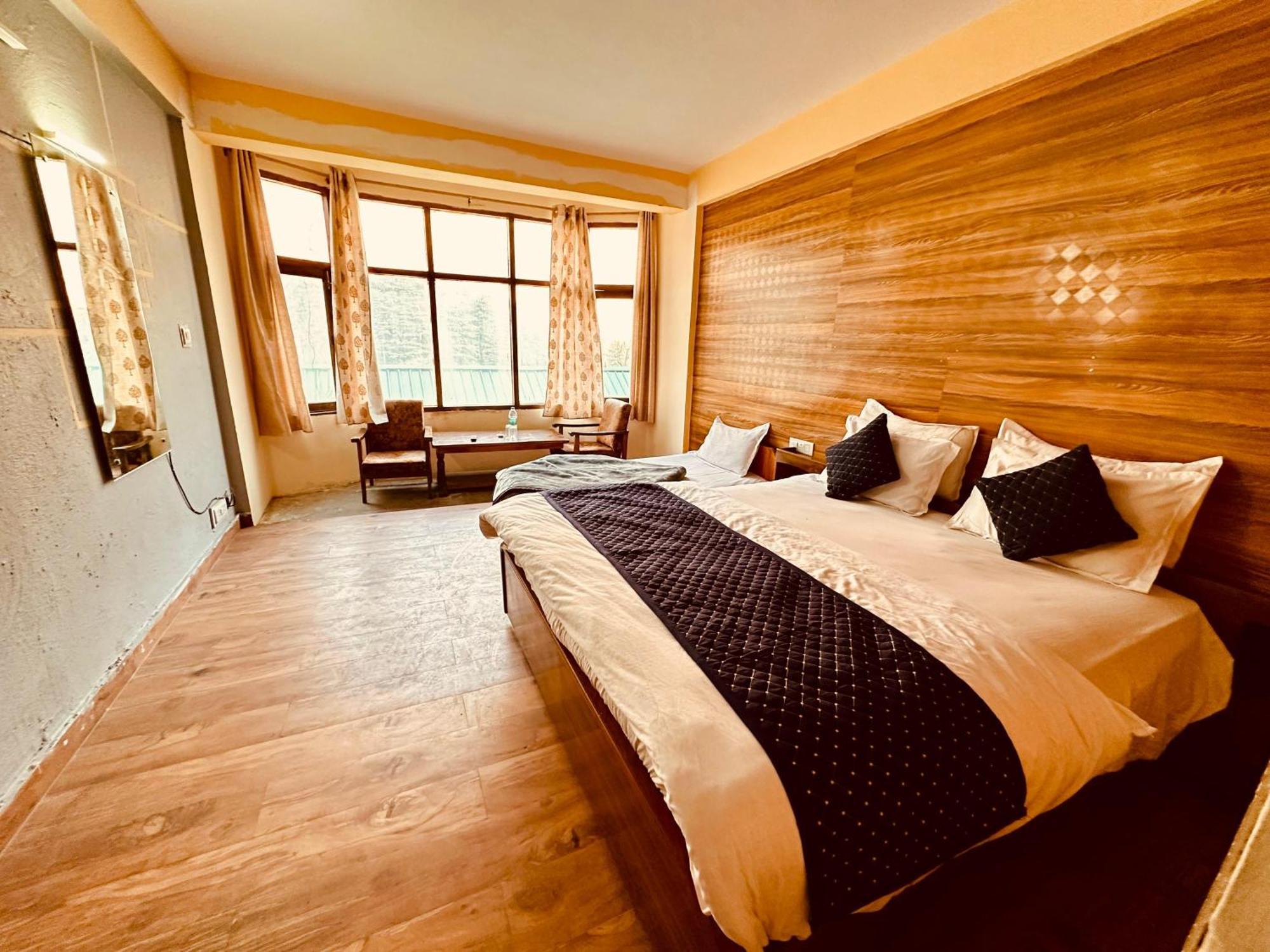 Hotel D Kanchan Manali Eksteriør billede