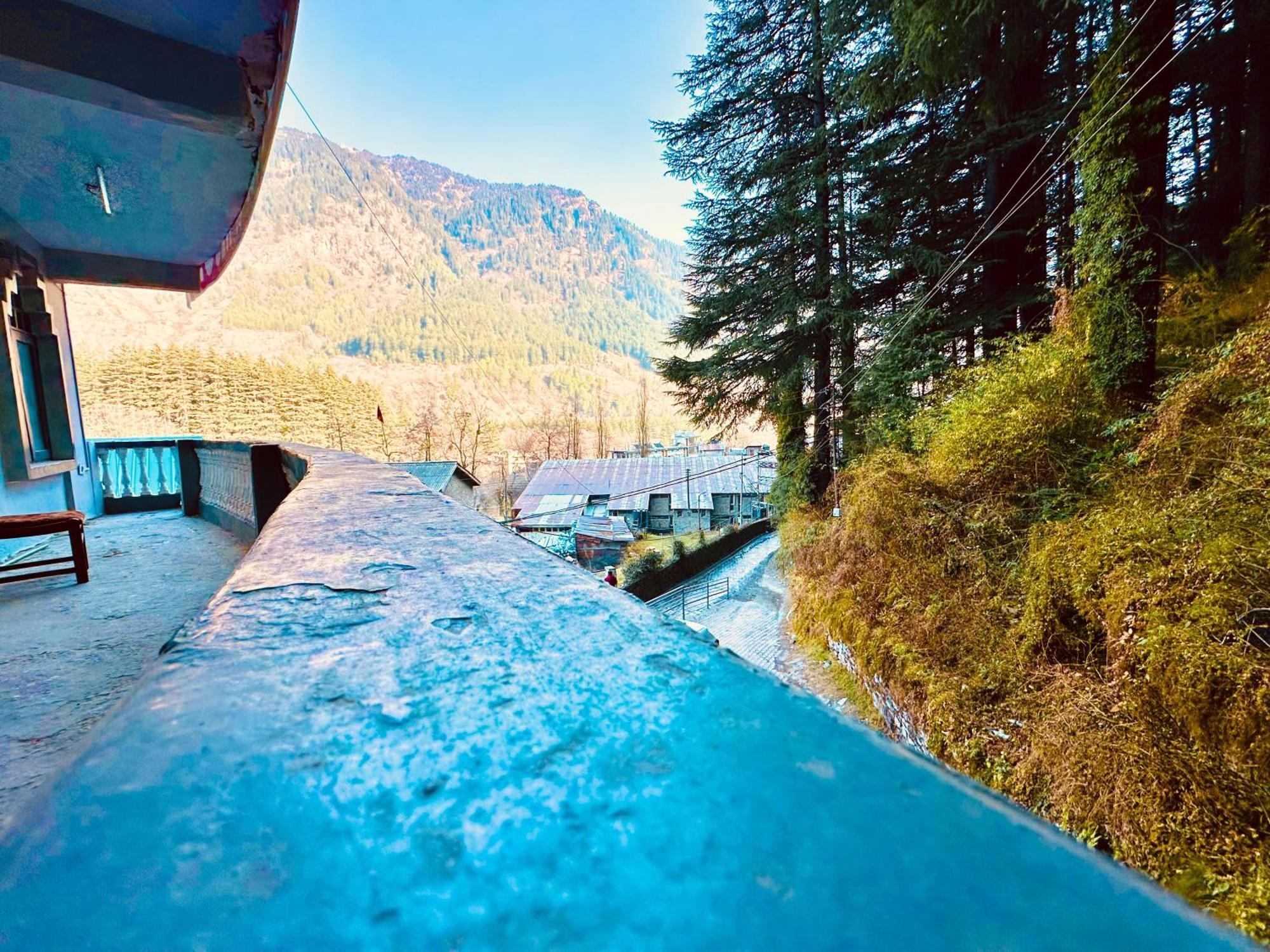 Hotel D Kanchan Manali Eksteriør billede