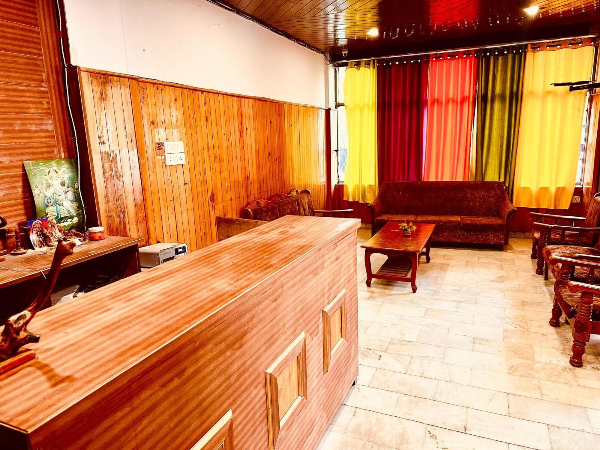 Hotel D Kanchan Manali Eksteriør billede
