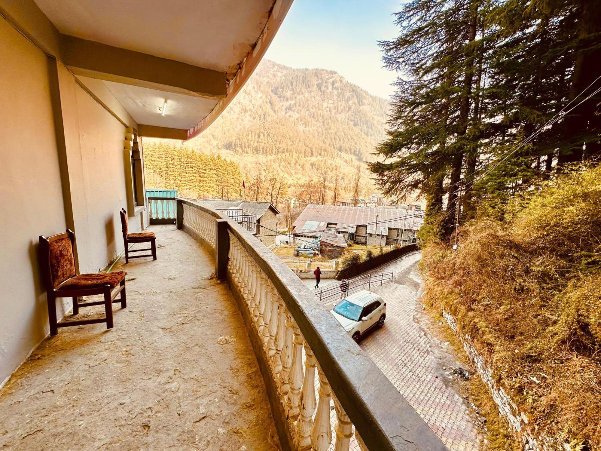Hotel D Kanchan Manali Eksteriør billede