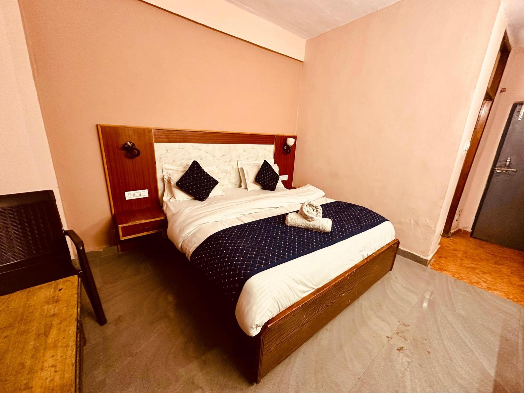 Hotel D Kanchan Manali Eksteriør billede