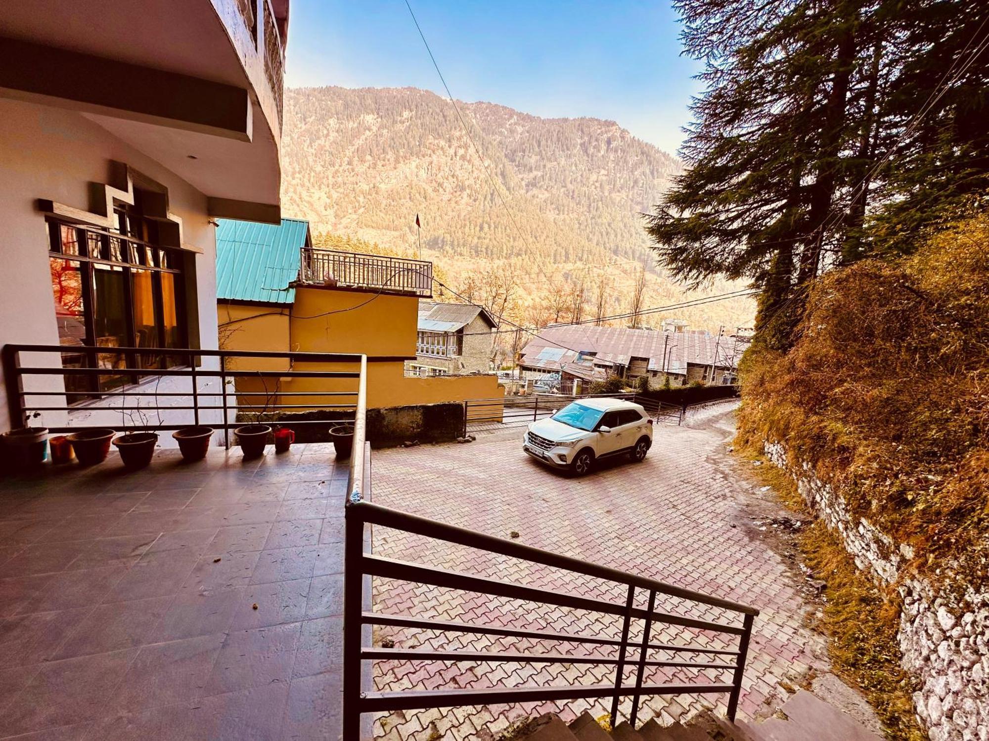 Hotel D Kanchan Manali Eksteriør billede